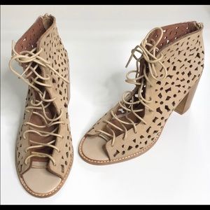 Jeffrey campbell Cors-Daisy opened toe bootie ???